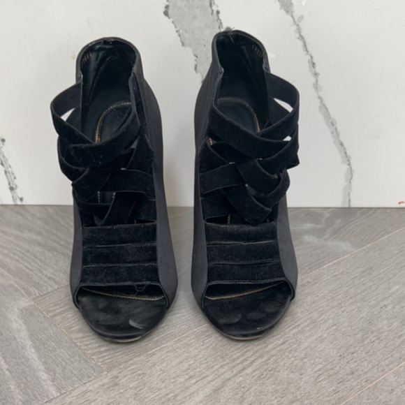 Tom Ford - Picture 2 of 9